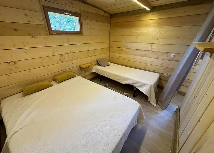 La De Mercone Ninu *